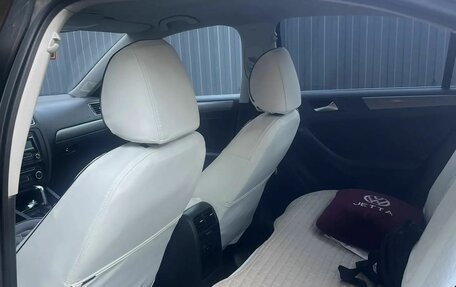 Volkswagen Jetta VI, 2011 год, 870 000 рублей, 4 фотография