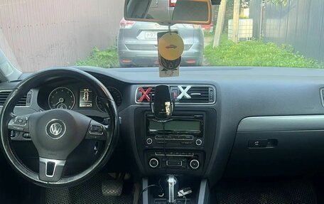 Volkswagen Jetta VI, 2011 год, 870 000 рублей, 5 фотография