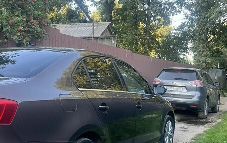 Volkswagen Jetta VI, 2011 год, 870 000 рублей, 8 фотография