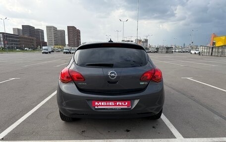 Opel Astra J, 2011 год, 560 000 рублей, 2 фотография