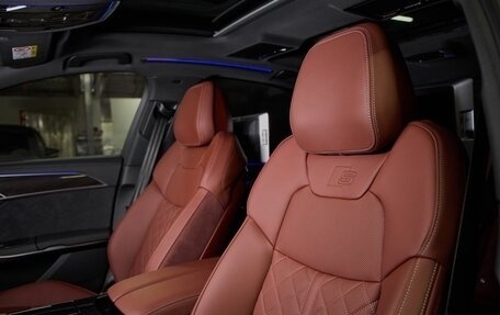 Audi A8, 2025 год, 15 975 000 рублей, 14 фотография