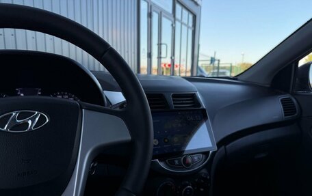 Hyundai Solaris II рестайлинг, 2012 год, 730 000 рублей, 21 фотография