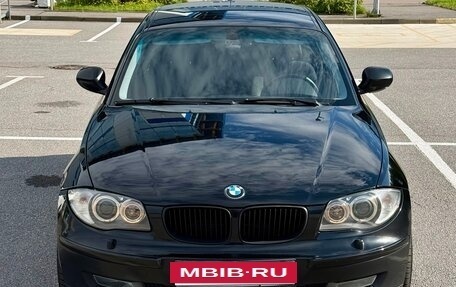 BMW 1 серия, 2011 год, 835 000 рублей, 2 фотография