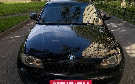 BMW 1 серия, 2011 год, 835 000 рублей, 21 фотография