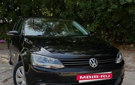 Volkswagen Jetta VI, 2014 год, 1 265 000 рублей, 2 фотография