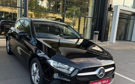 Mercedes-Benz A-Класс, 2019 год, 2 150 000 рублей, 1 фотография