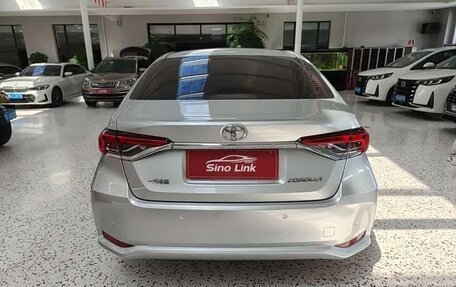 Toyota Corolla, 2023 год, 1 600 000 рублей, 5 фотография