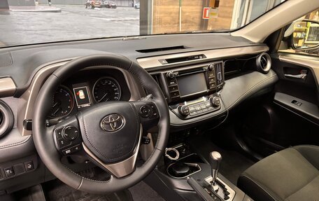 Toyota RAV4, 2016 год, 2 540 000 рублей, 18 фотография