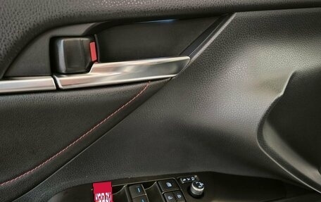 Toyota Camry, 2022 год, 3 150 000 рублей, 10 фотография