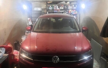Volkswagen Tiguan II, 2020 год, 3 000 000 рублей, 1 фотография