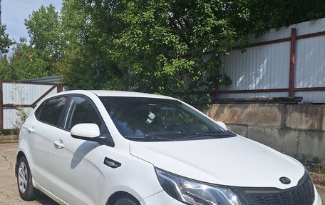 KIA Rio III рестайлинг, 2014 год, 850 000 рублей, 2 фотография