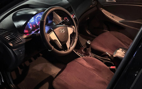 Hyundai Solaris II рестайлинг, 2015 год, 650 000 рублей, 6 фотография