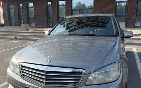 Mercedes-Benz C-Класс, 2010 год, 1 000 000 рублей, 2 фотография