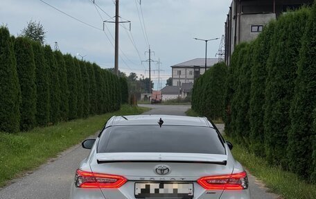 Toyota Camry, 2020 год, 2 600 000 рублей, 6 фотография