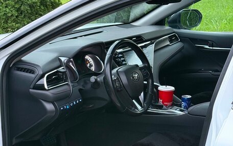 Toyota Camry, 2020 год, 2 600 000 рублей, 7 фотография