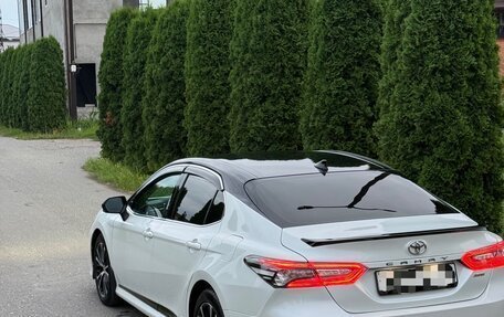 Toyota Camry, 2020 год, 2 600 000 рублей, 3 фотография
