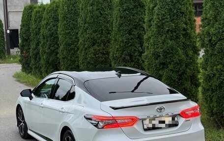 Toyota Camry, 2020 год, 2 600 000 рублей, 5 фотография