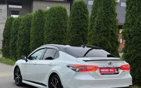 Toyota Camry, 2020 год, 2 600 000 рублей, 2 фотография