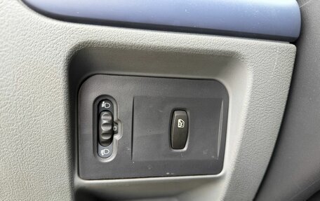 Renault Symbol I, 2006 год, 350 000 рублей, 17 фотография
