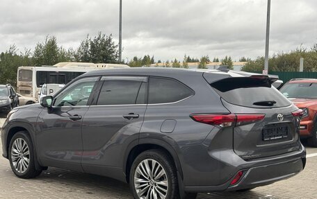 Toyota Highlander, 2023 год, 6 100 000 рублей, 5 фотография