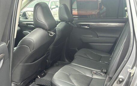 Toyota Highlander, 2023 год, 6 100 000 рублей, 16 фотография