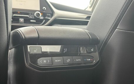 Toyota Highlander, 2023 год, 6 100 000 рублей, 17 фотография