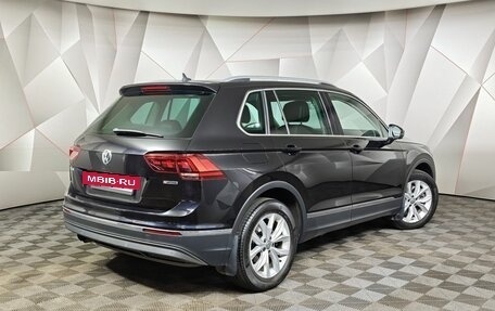 Volkswagen Tiguan II, 2018 год, 2 273 000 рублей, 2 фотография