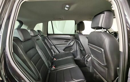 Volkswagen Tiguan II, 2018 год, 2 273 000 рублей, 16 фотография