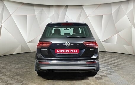 Volkswagen Tiguan II, 2018 год, 2 273 000 рублей, 8 фотография