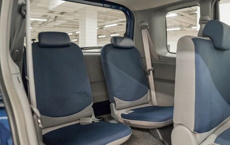 Toyota Sienta I, 2004 год, 600 000 рублей, 6 фотография