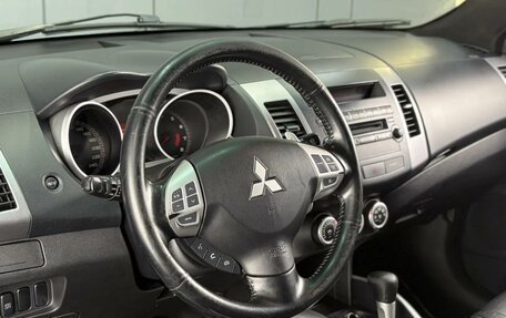 Mitsubishi Outlander III рестайлинг 3, 2007 год, 1 300 000 рублей, 13 фотография