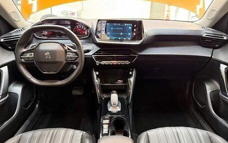 Peugeot 2008 II, 2021 год, 1 350 008 рублей, 12 фотография