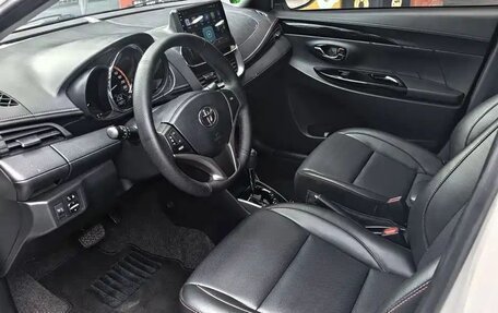 Toyota Yaris XP150 рестайлинг, 2022 год, 1 190 005 рублей, 12 фотография
