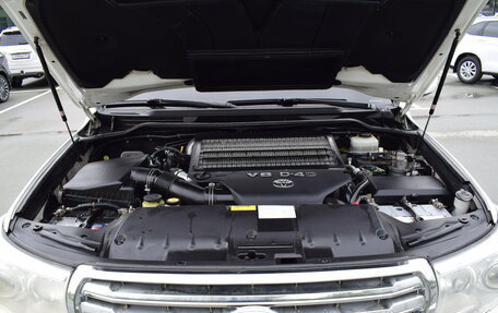 Toyota Land Cruiser 200, 2011 год, 2 197 000 рублей, 10 фотография
