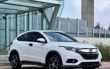 Honda Vezel, 2022 год, 1 252 001 рублей, 3 фотография