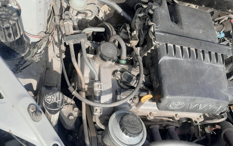 Toyota Platz, 2001 год, 450 000 рублей, 2 фотография