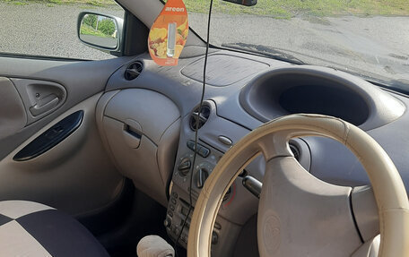 Toyota Platz, 2001 год, 450 000 рублей, 7 фотография