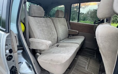 Nissan Liberty, 2001 год, 320 000 рублей, 18 фотография