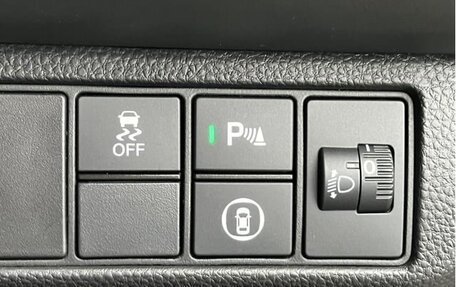 Honda Vezel, 2023 год, 1 800 325 рублей, 12 фотография