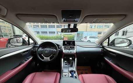Lexus NX, 2022 год, 2 750 000 рублей, 6 фотография