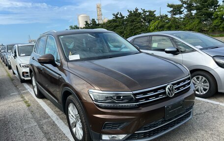 Volkswagen Tiguan II, 2017 год, 1 830 000 рублей, 16 фотография