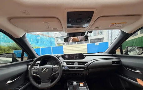 Lexus UX I, 2023 год, 2 200 010 рублей, 8 фотография