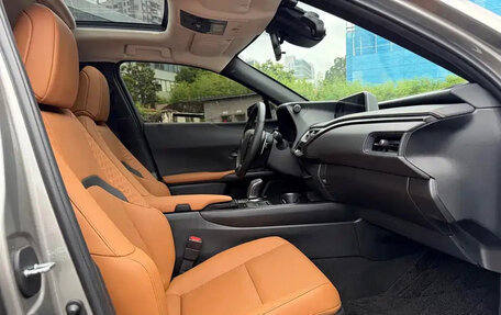 Lexus UX I, 2023 год, 2 200 010 рублей, 6 фотография