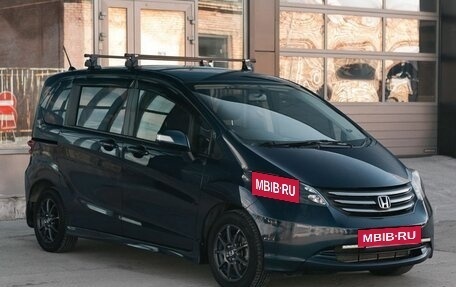 Honda Freed I, 2010 год, 950 000 рублей, 3 фотография