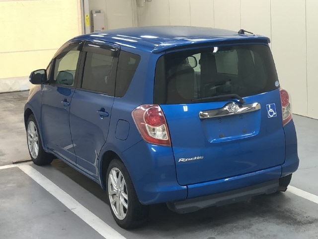 Toyota Ractis I, 2010 год, 982 000 рублей, 2 фотография