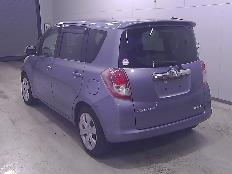Toyota Ractis I, 2010 год, 961 000 рублей, 5 фотография