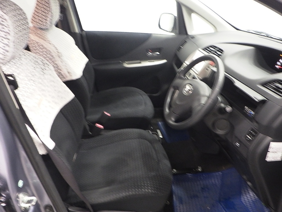 Toyota Ractis I, 2010 год, 961 000 рублей, 6 фотография