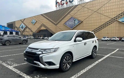 Mitsubishi Outlander III рестайлинг 3, 2022 год, 1 850 001 рублей, 1 фотография