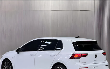 Volkswagen Golf VIII, 2023 год, 2 010 000 рублей, 4 фотография