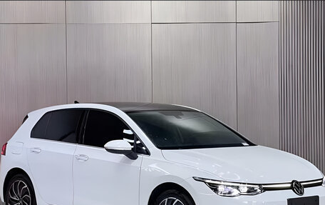 Volkswagen Golf VIII, 2023 год, 2 010 000 рублей, 3 фотография